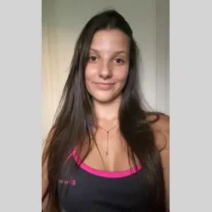 Léonie , babysitter à Suce sur Erdre