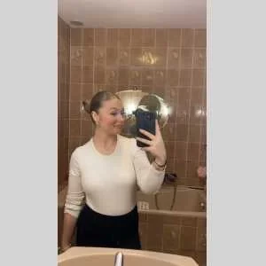 Lea, babysitter à Laning