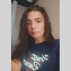 Tylia, babysitter à Lens