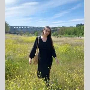 Erell , babysitter à Remoulins