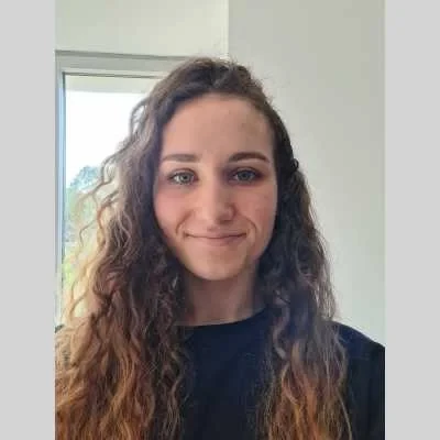 Romane, babysitter à Angers