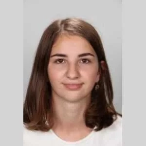 Cassandra, babysitter à Tours