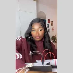 Joyce, babysitter à Evry Courcouronnes