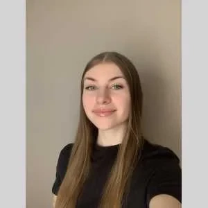 Manon, babysitter à Le Coudray Montceaux