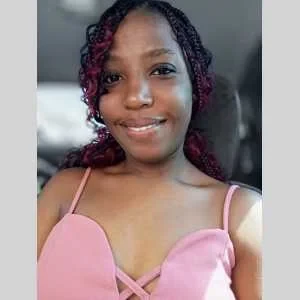 Sabrina , babysitter à La Limouziniere