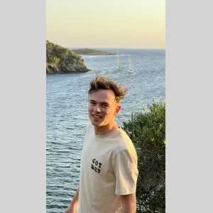 Titouan, babysitter à Carqueiranne