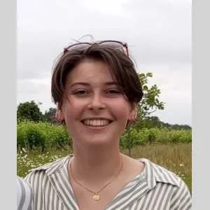 Manon, babysitter à Brens