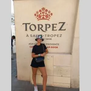 Maeva , babysitter à Saint Denis les Bourg