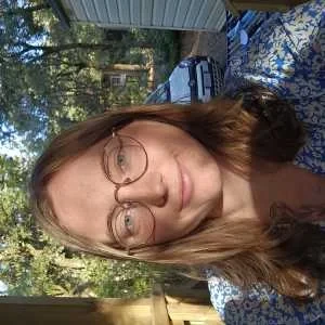 Manon, babysitter à Alencon