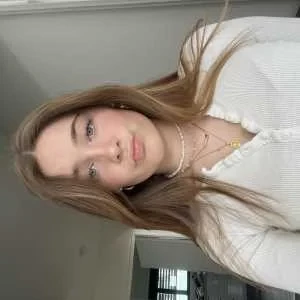 Natasha, babysitter à Guyancourt