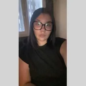 Camelia, babysitter à Caen