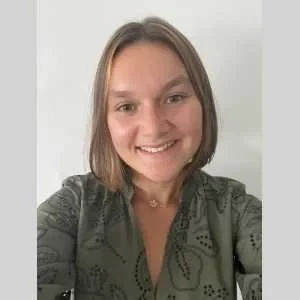 Léonie , babysitter à Angers