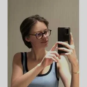 Ayana, babysitter à Ceyssat