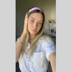 Loane, babysitter à Chuzelles