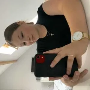 Océane, babysitter à Mont Saint Pere