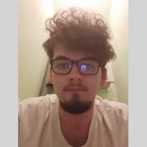 Nathan, babysitter à Saint Amant de Boixe