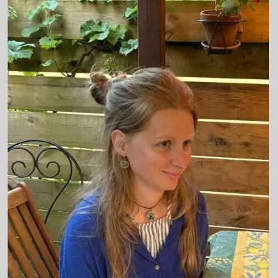 Isabelle , babysitter à Orbec