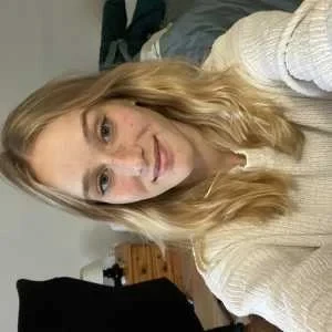 Maelyne, babysitter à Saumur