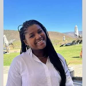 Carla, babysitter à Nanterre