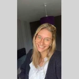 Eva, babysitter à Saint Raphael