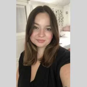 Emeline, babysitter à Pont Saint Martin