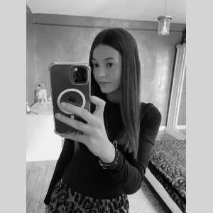 Luna, babysitter à Saint Denoual