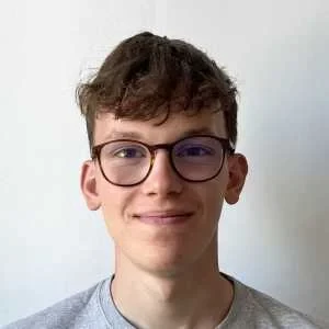 Simon , babysitter à Sailly Labourse