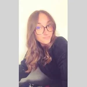 Ines, babysitter à Thizy les Bourgs