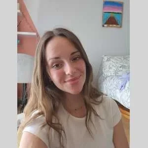 Noémie , babysitter à Les Herbiers