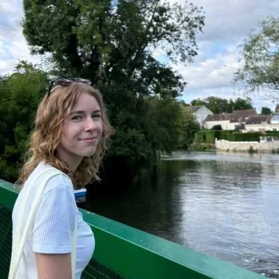 Cassandra, babysitter à Bransles