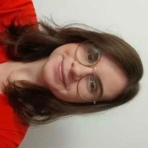 Olivia , babysitter à Bruz