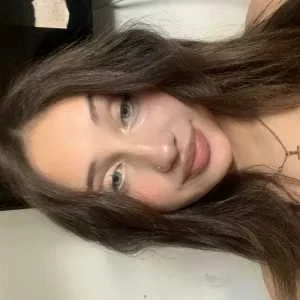 Melissa, babysitter à Donges