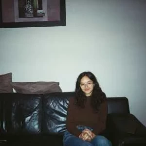 Faïza, babysitter à Nimes