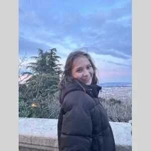 Manon, babysitter à Le Pontet