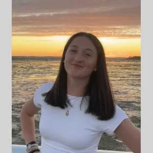 Emma, babysitter à Bazoches sur Guyonne