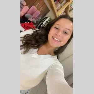 Manon , babysitter à Eragny