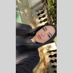 Myriem, babysitter à La Seyne sur Mer