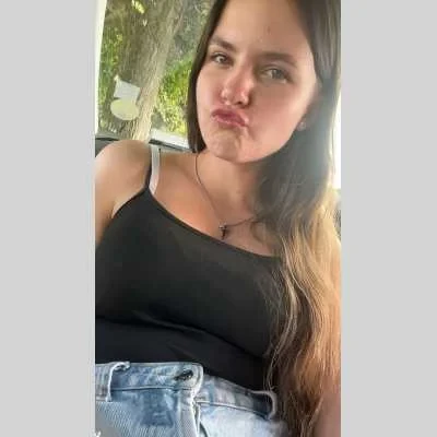 Eva, babysitter à La ville du Bois