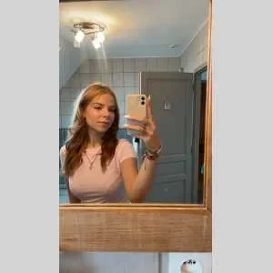 Elea, babysitter à Sierville