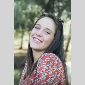 Emma, babysitter à Thil