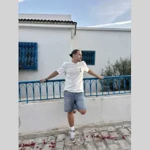 Tony , babysitter à Montlucon