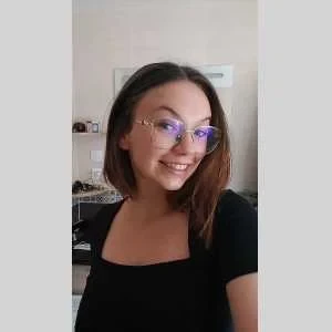 Cerise , babysitter à Saint Jean de Folleville