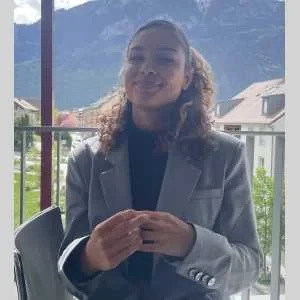 Julie, babysitter à Bonneville