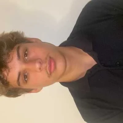 Roman, babysitter à Courbevoie