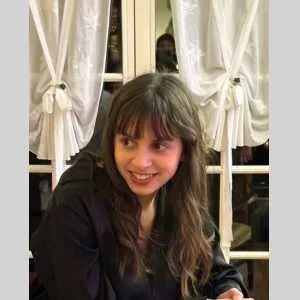 Alice , babysitter à Cheille