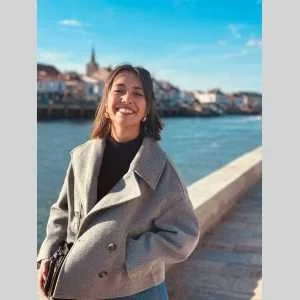 Léna, babysitter à Aizenay