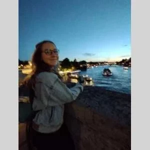 Eloïse, babysitter à Saint Leger de Linieres