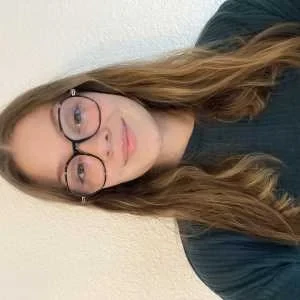 Fanny, babysitter à Olivet