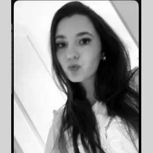 Lola, babysitter à Loches