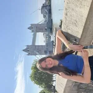 Zoé , babysitter à Vendemian